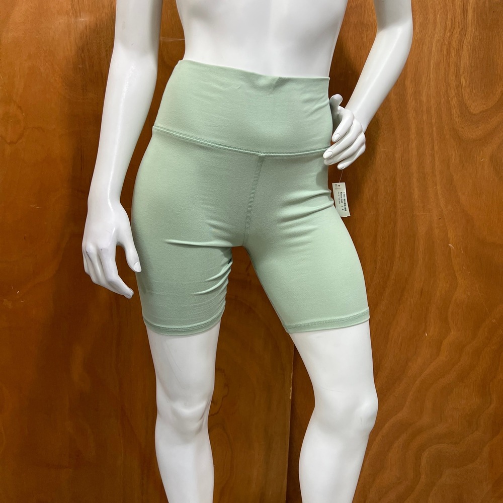 Core 10 Women's All Day Comfort 7" Bike Shorts - Light Sage Green - Size S
